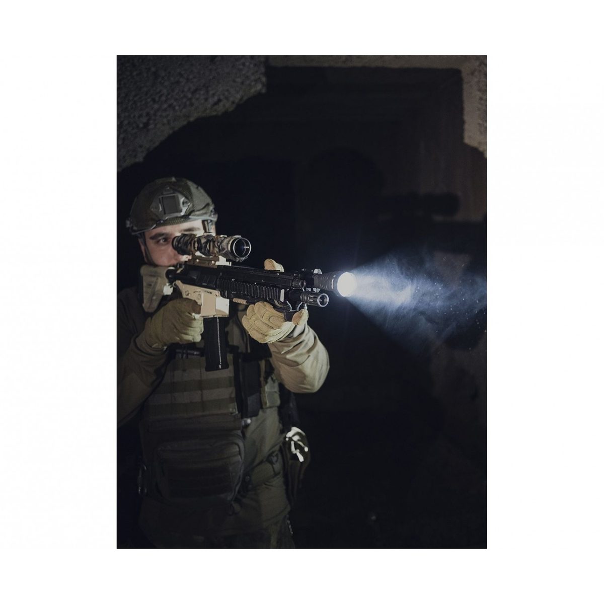 Фонарь светодиодный тактический Armytek Viking Pro Magnet USB — фото 4